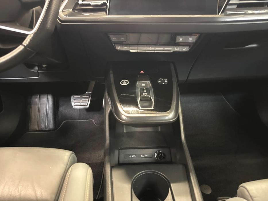 AUDI Q4 e-tron 2022