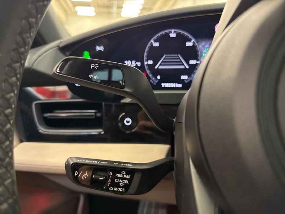 PORSCHE Taycan 2022