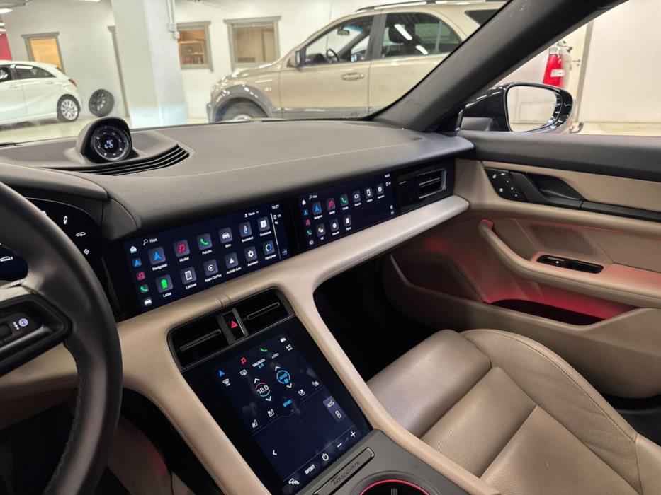 PORSCHE Taycan 2022