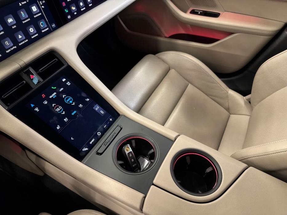 PORSCHE Taycan 2022