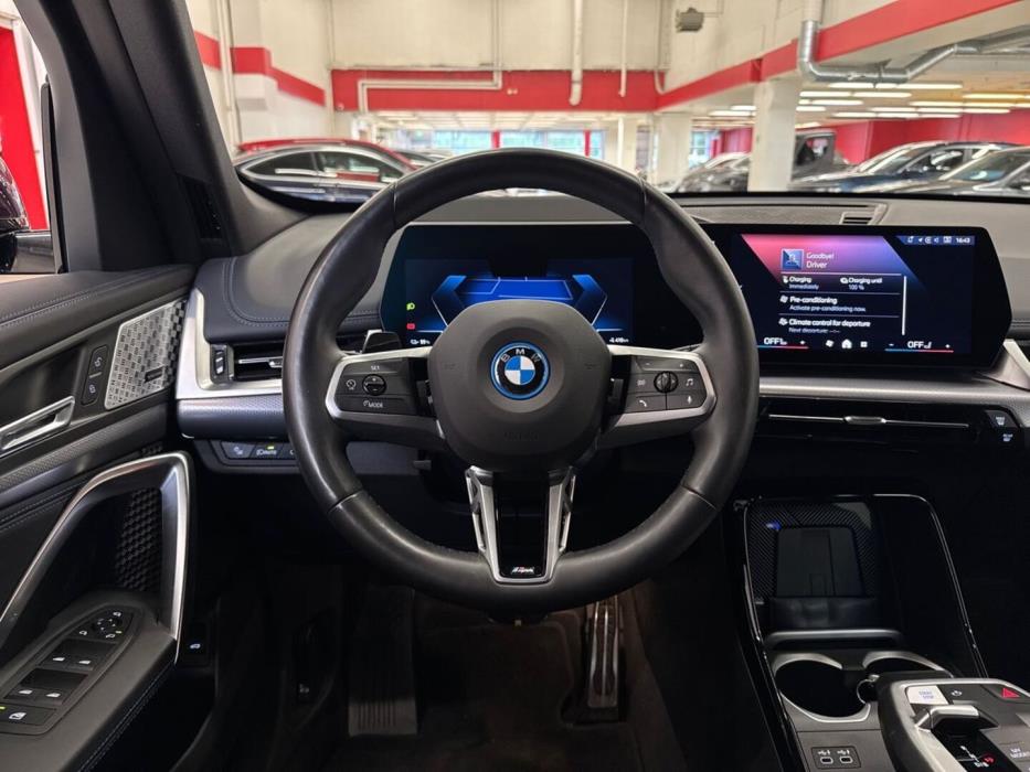 BMW iX1 2024