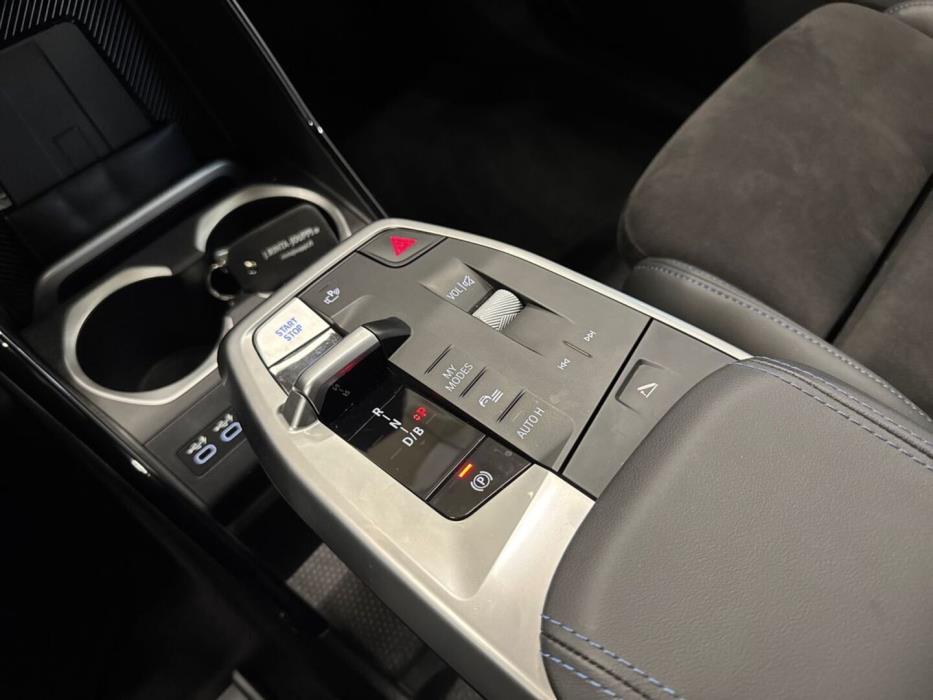 BMW iX1 2024