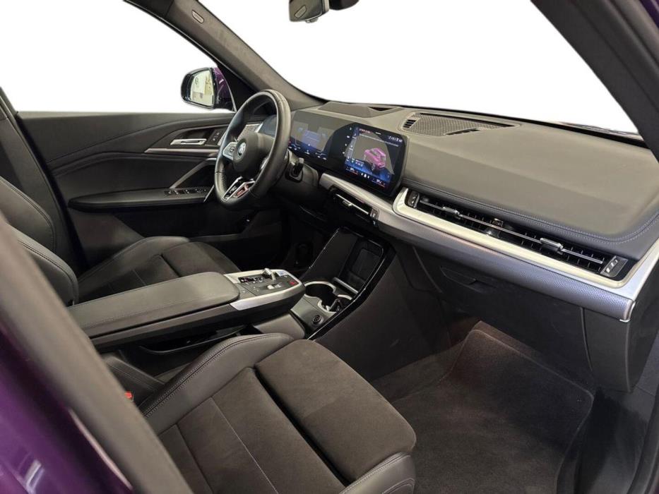BMW iX1 2024