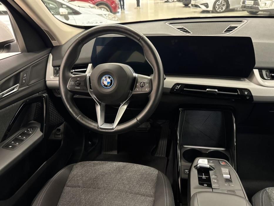 BMW iX1 2024