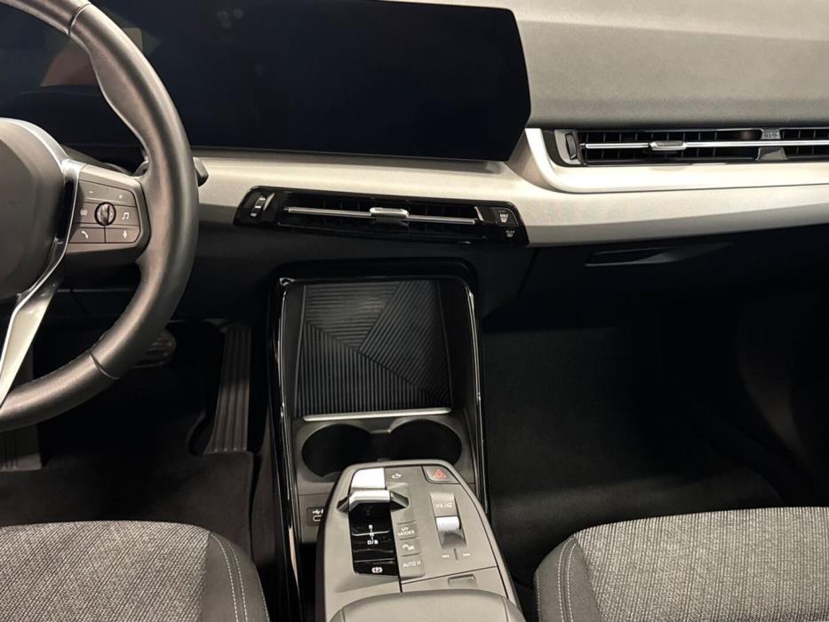 BMW iX1 2024