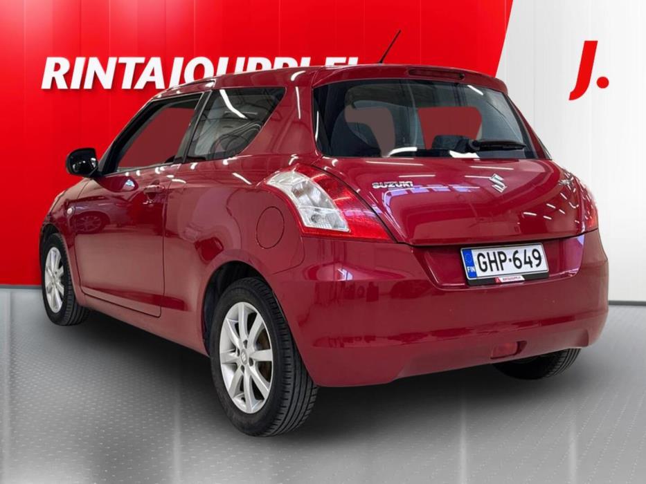 SUZUKI Swift 2012