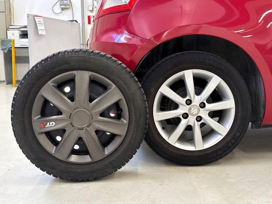 SUZUKI Swift 2012