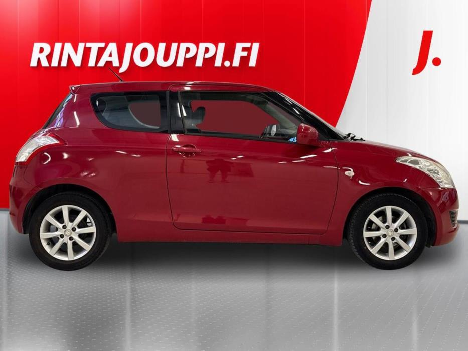 SUZUKI Swift 2012