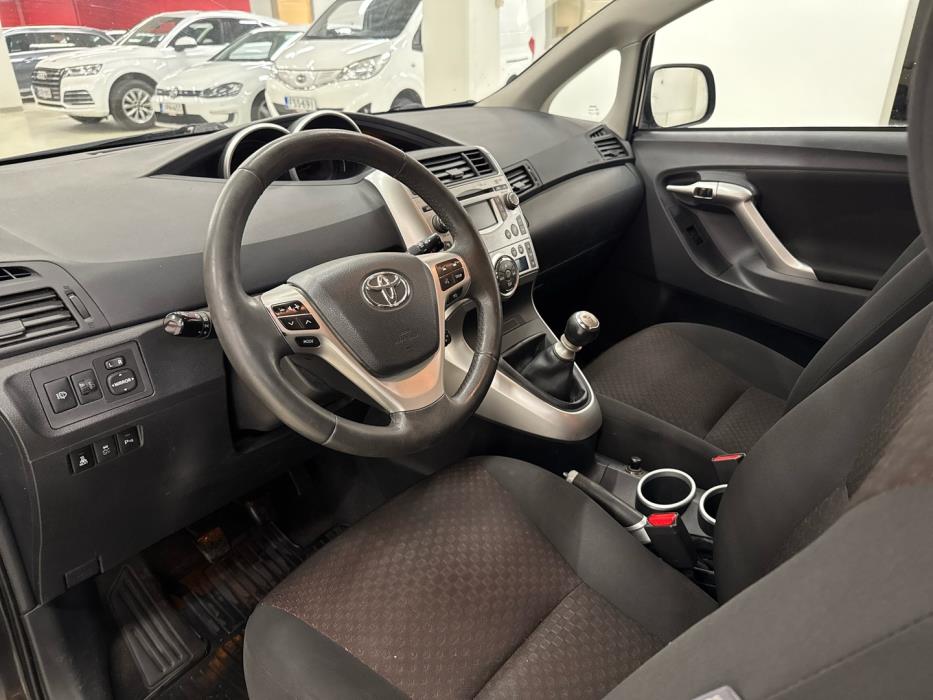TOYOTA Verso 2011