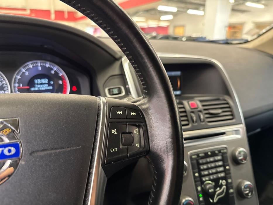 VOLVO XC60 2011