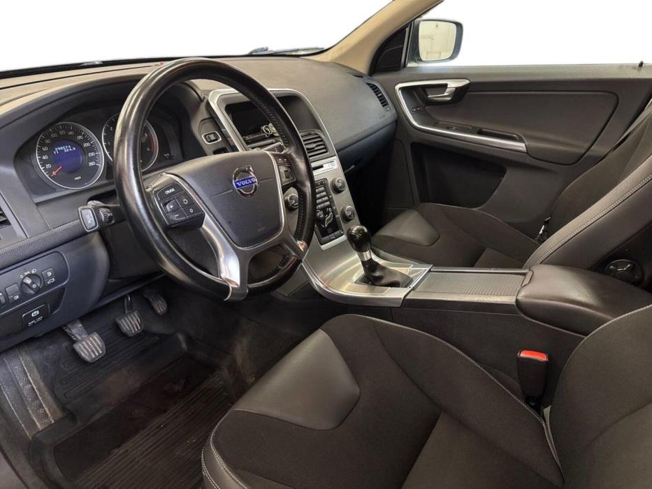 VOLVO XC60 2011