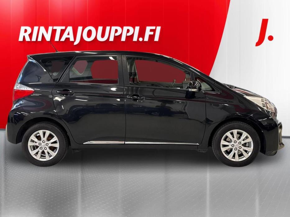 TOYOTA Verso-S 2012