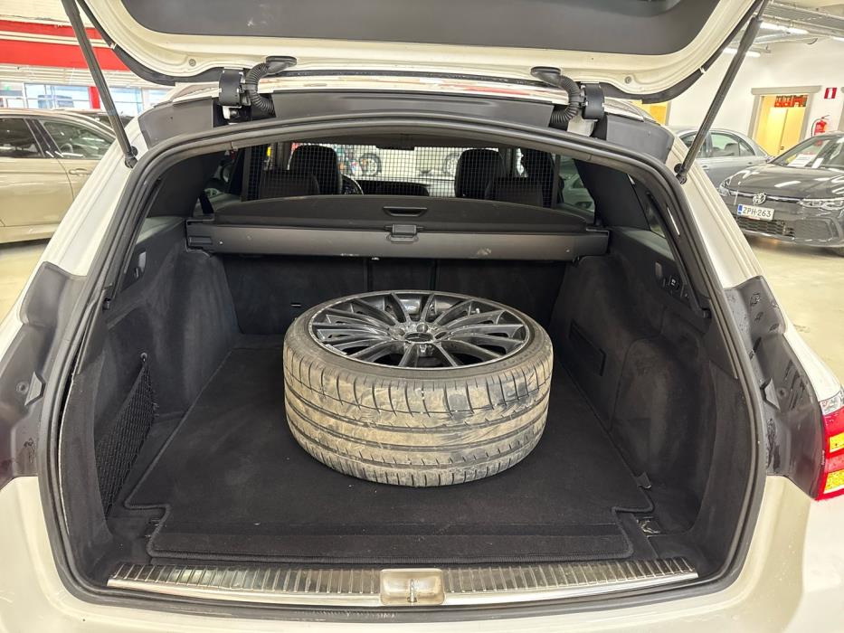 MERCEDES-BENZ E 2016