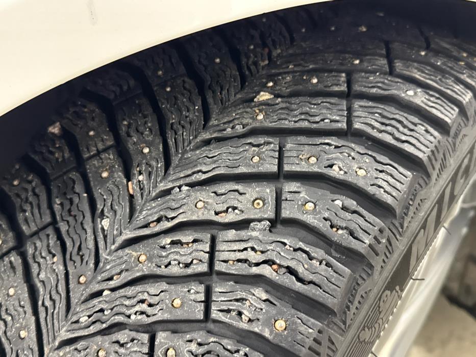 MERCEDES-BENZ E 2016