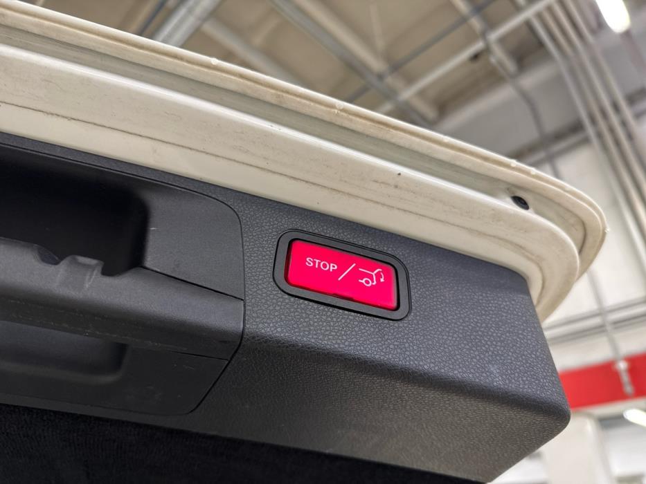 MERCEDES-BENZ E 2016