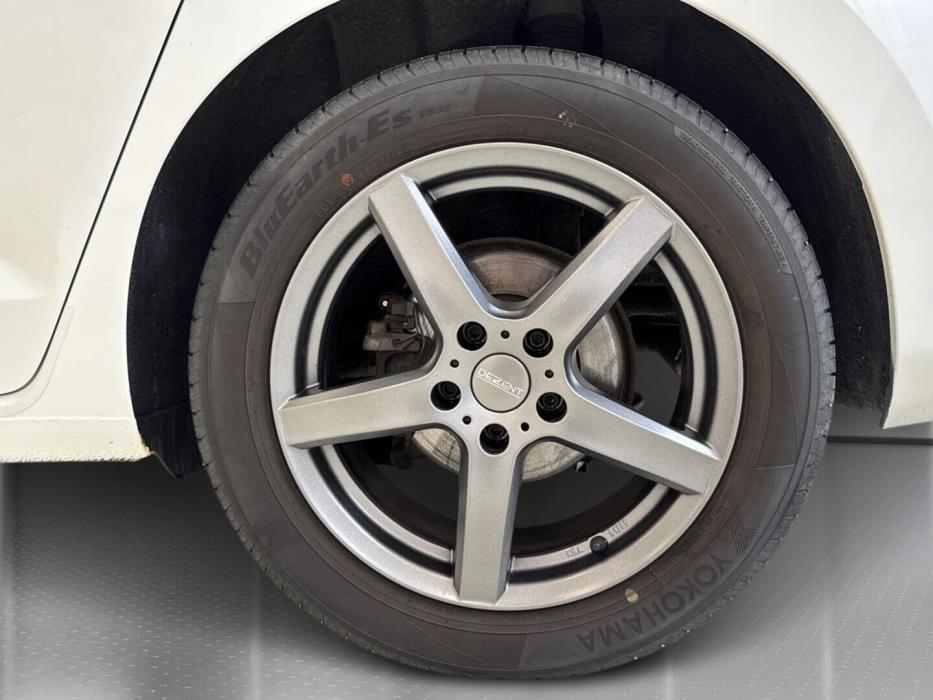 VOLKSWAGEN Touran 2017