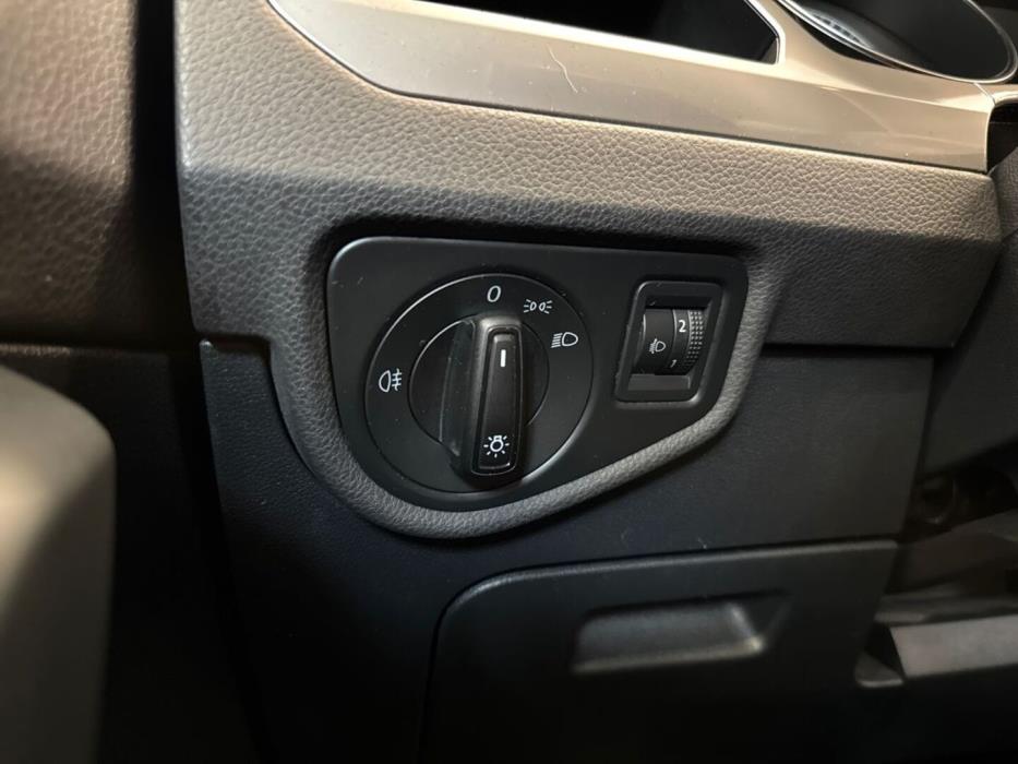 VOLKSWAGEN Touran 2017