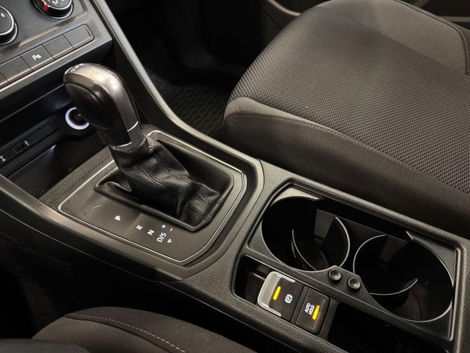 VOLKSWAGEN Touran 2017