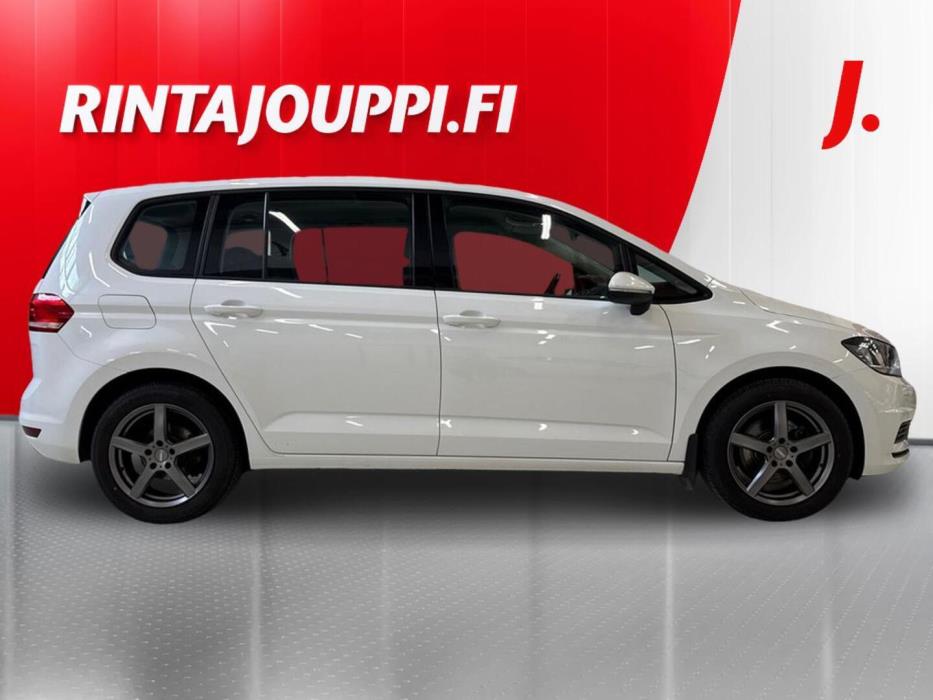 VOLKSWAGEN Touran 2017