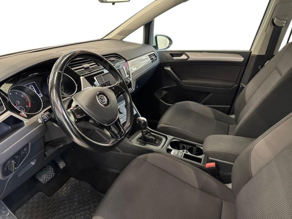 VOLKSWAGEN Touran 2017