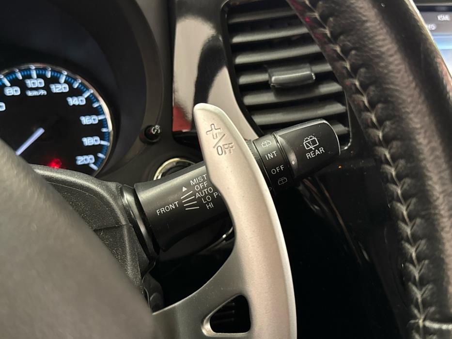 MITSUBISHI Outlander PHEV 2014