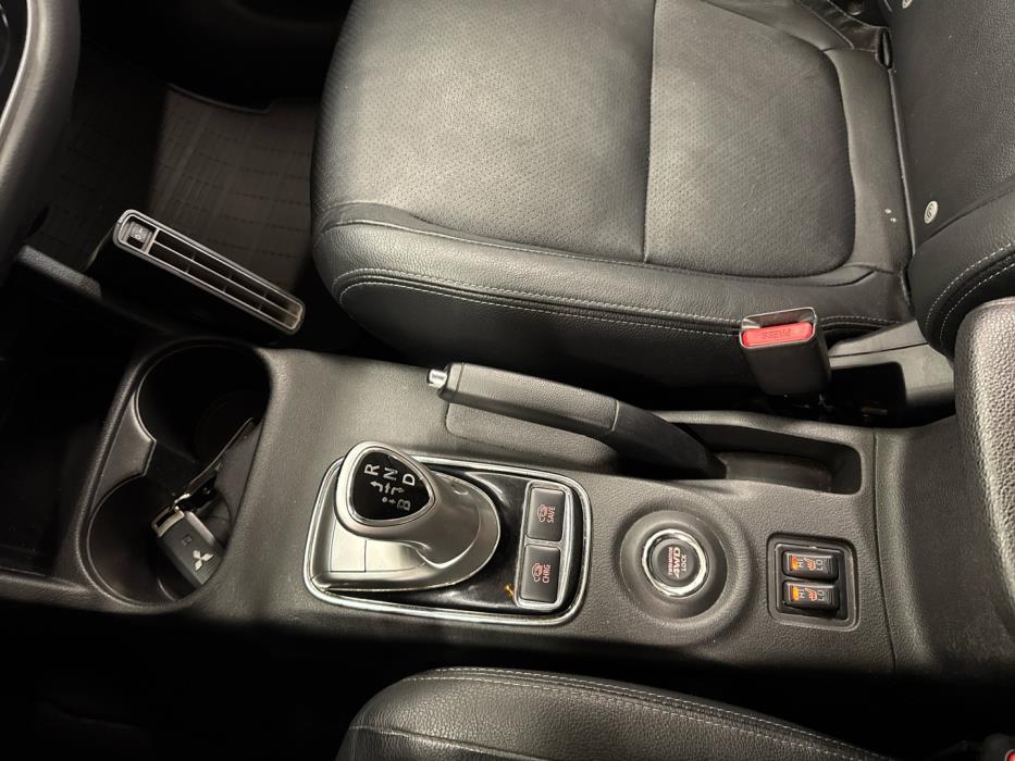 MITSUBISHI Outlander PHEV 2014