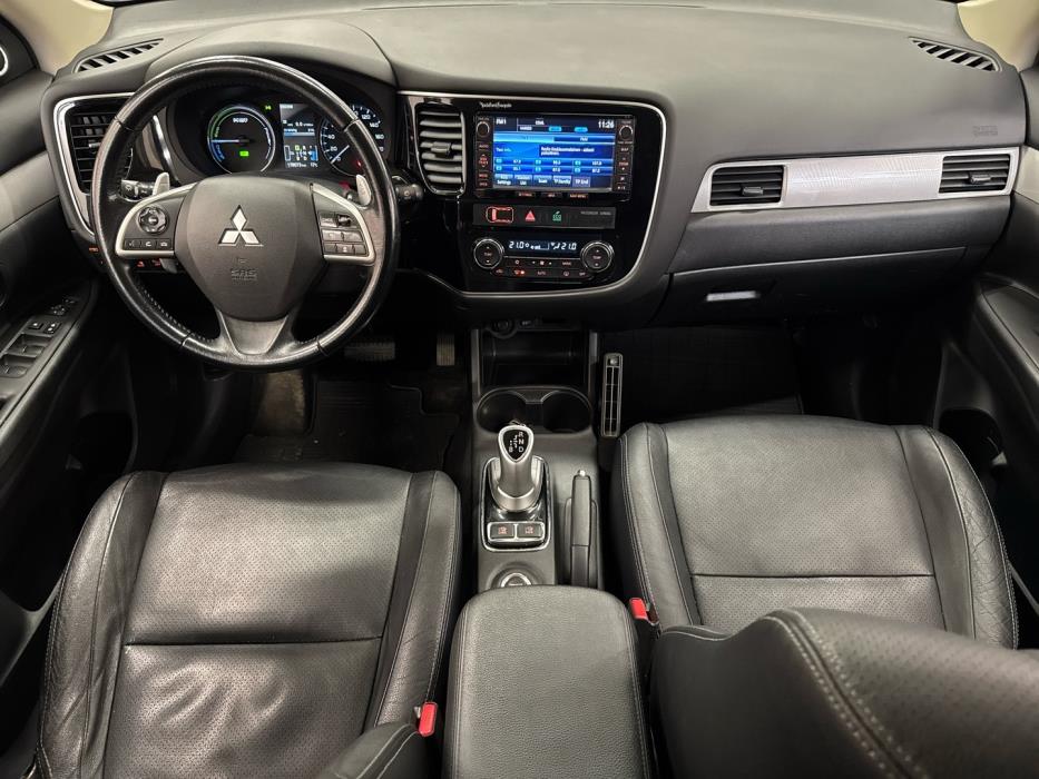 MITSUBISHI Outlander PHEV 2014
