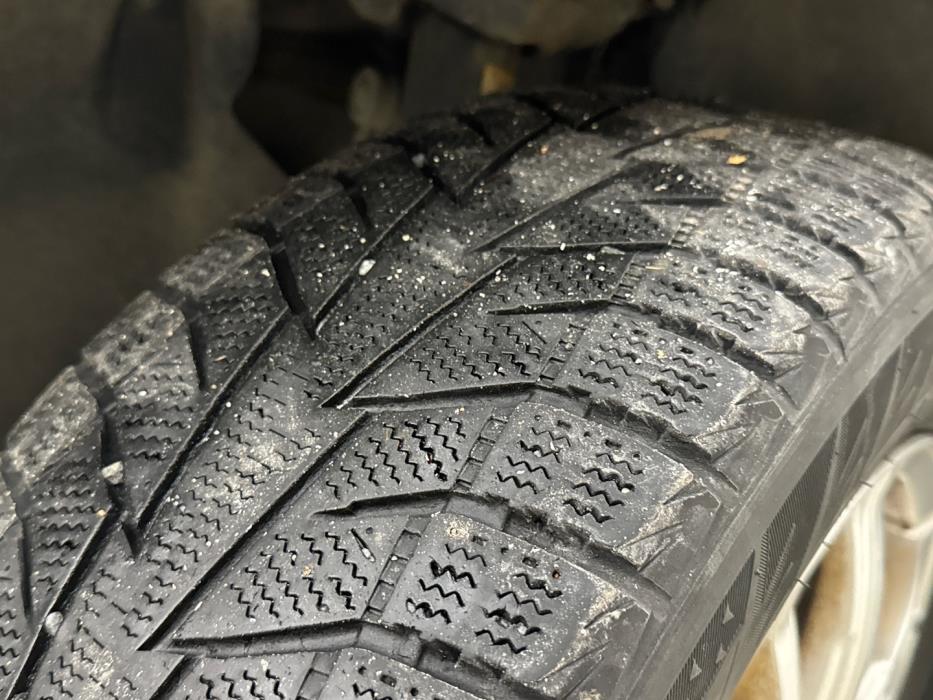 VOLKSWAGEN Touran 2016