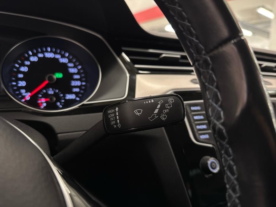 VOLKSWAGEN Passat 2016