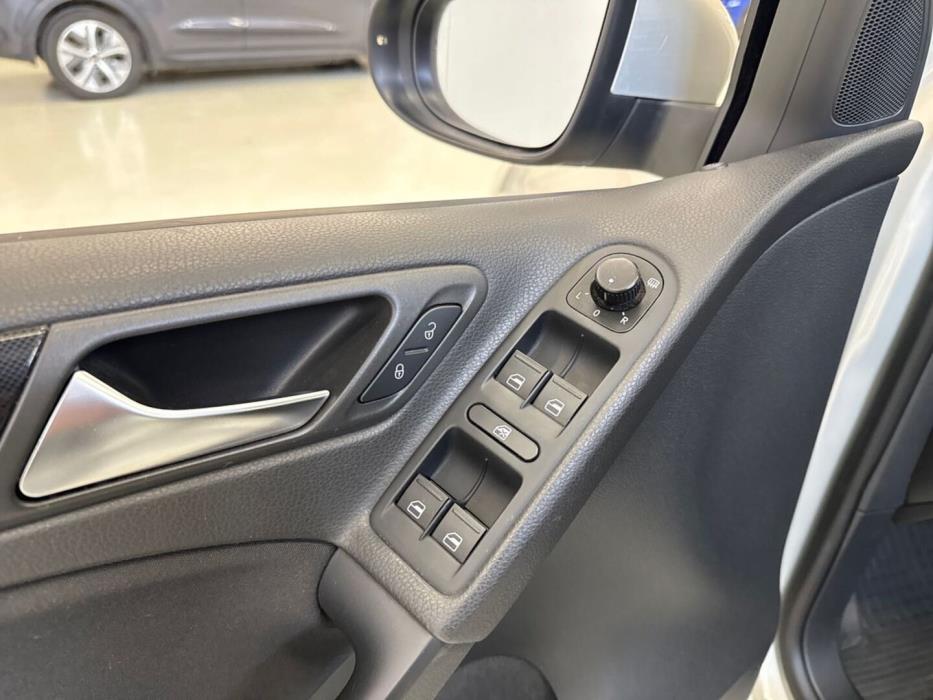 VOLKSWAGEN Golf 2010
