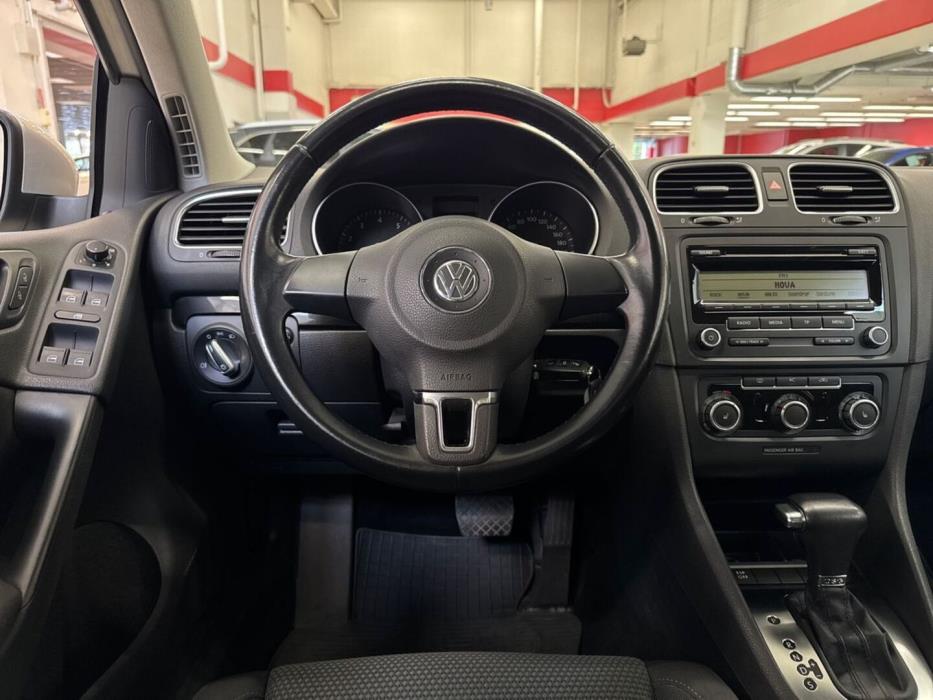 VOLKSWAGEN Golf 2010