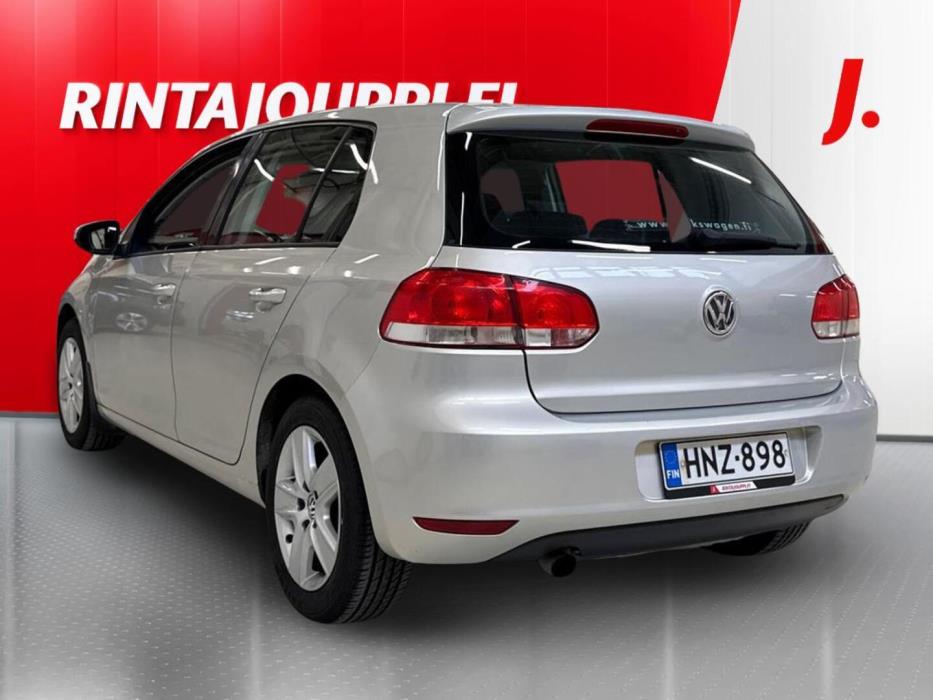 VOLKSWAGEN Golf 2010