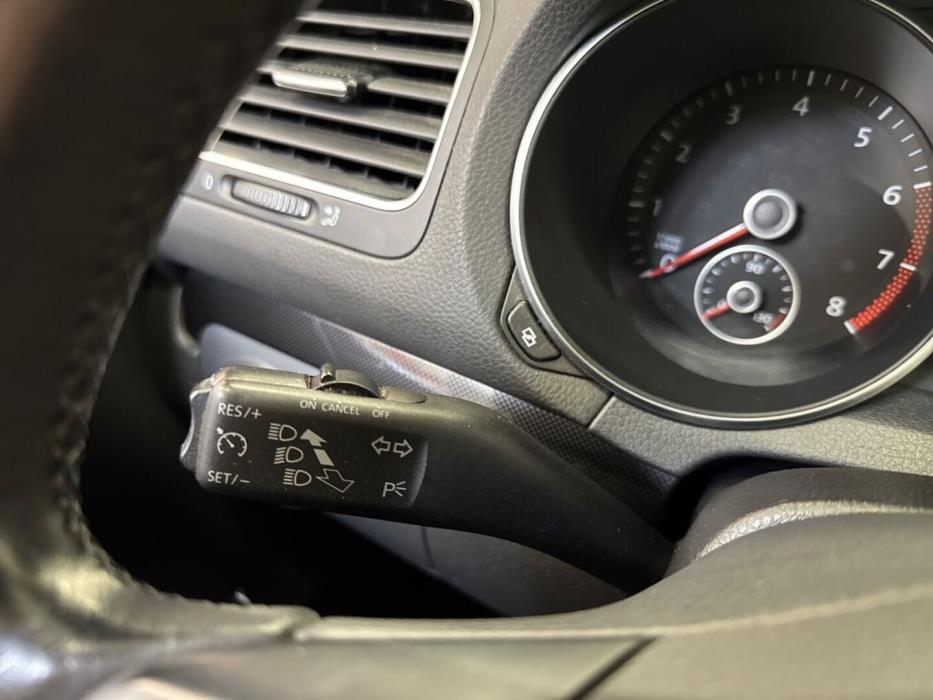 VOLKSWAGEN Golf 2010