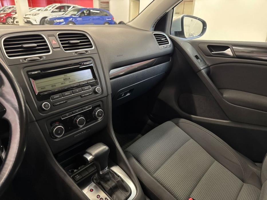 VOLKSWAGEN Golf 2010