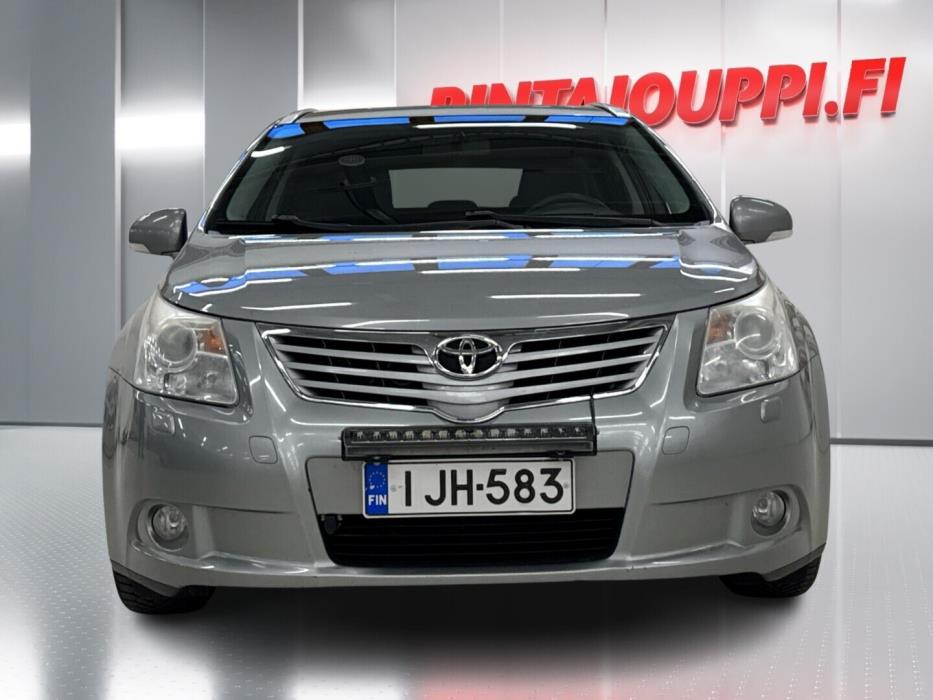 TOYOTA Avensis 2010