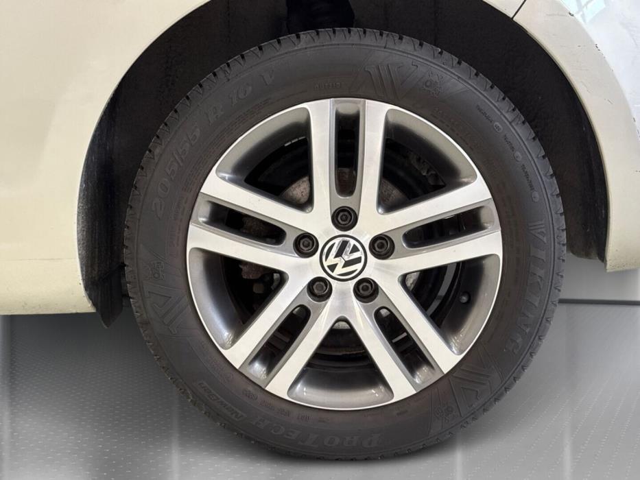 VOLKSWAGEN Golf 2010