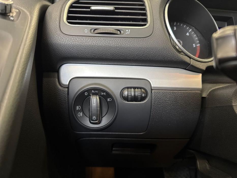 VOLKSWAGEN Golf 2010