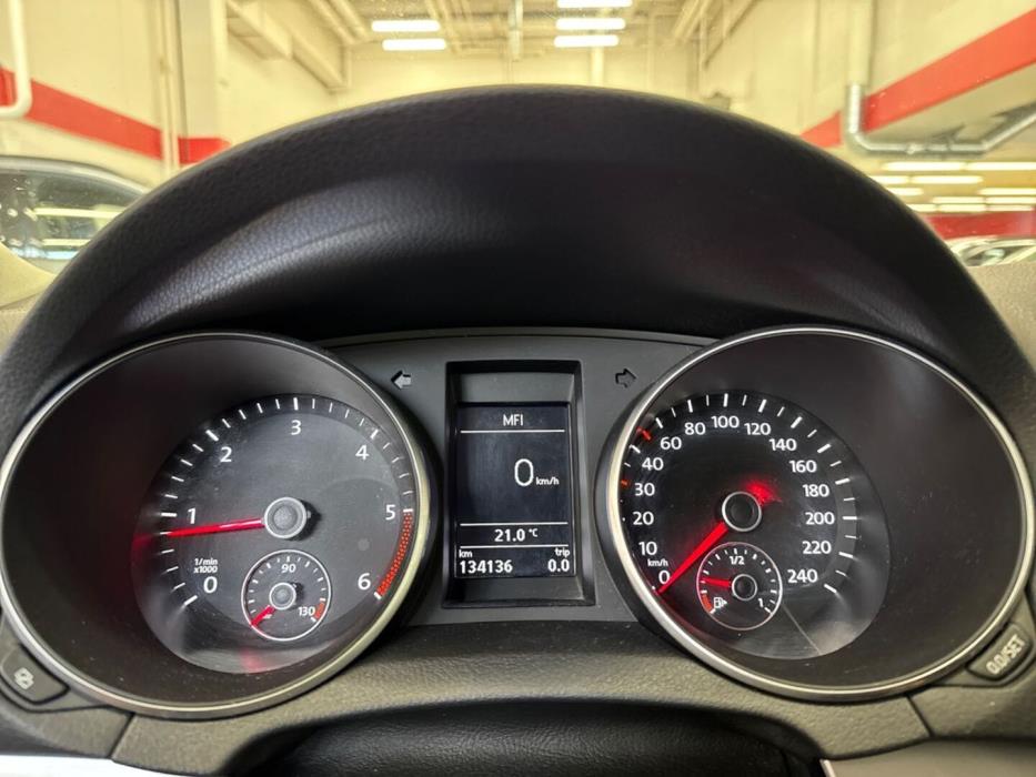 VOLKSWAGEN Golf 2010