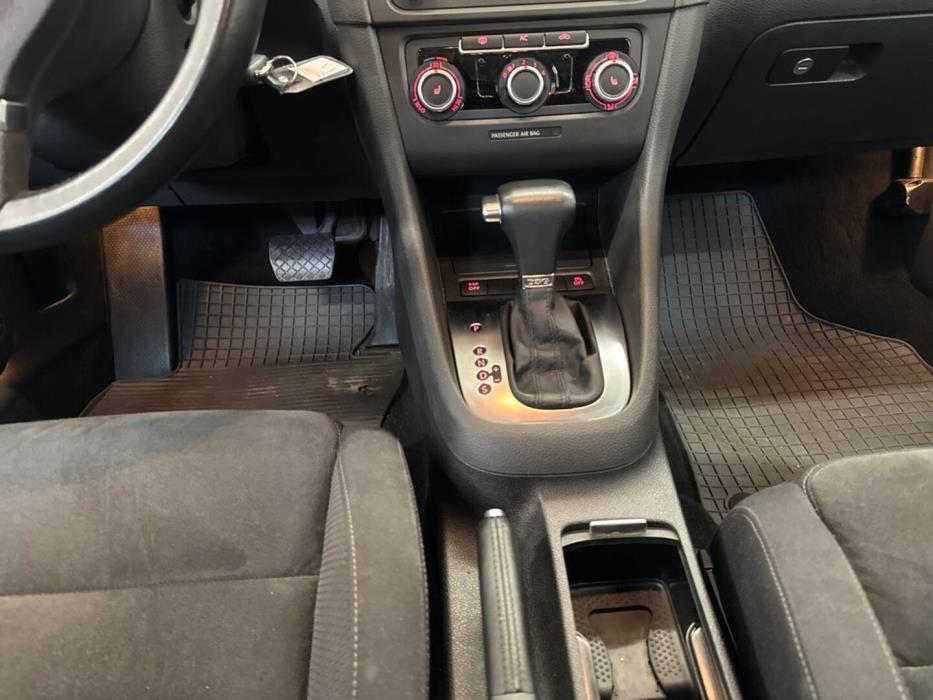 VOLKSWAGEN Golf 2010