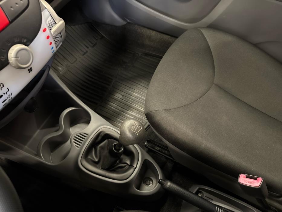TOYOTA AYGO 2010
