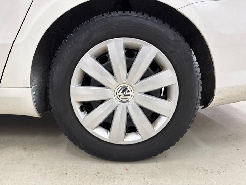 VOLKSWAGEN Passat 2011