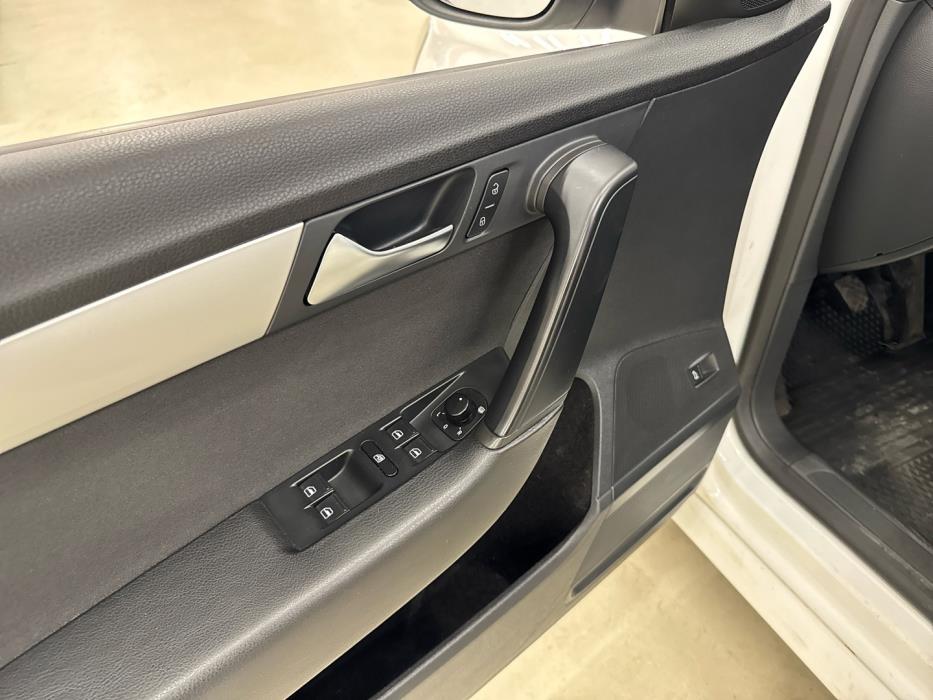 VOLKSWAGEN Passat 2011