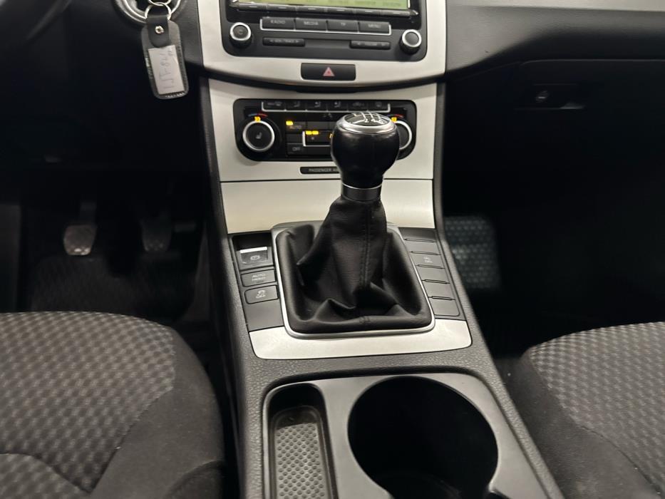 VOLKSWAGEN Passat 2011