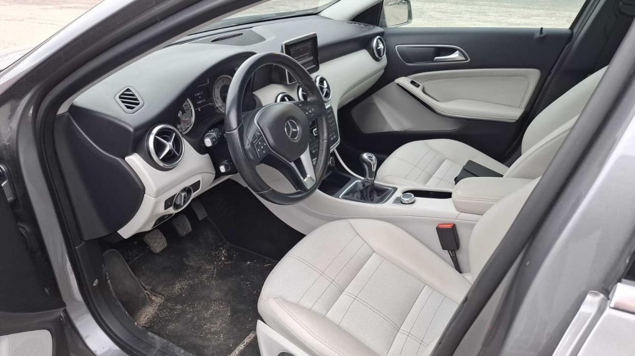 MERCEDES-BENZ A 2013