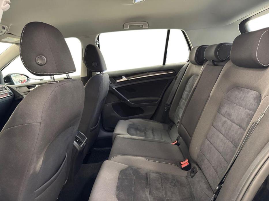 VOLKSWAGEN Golf 2013