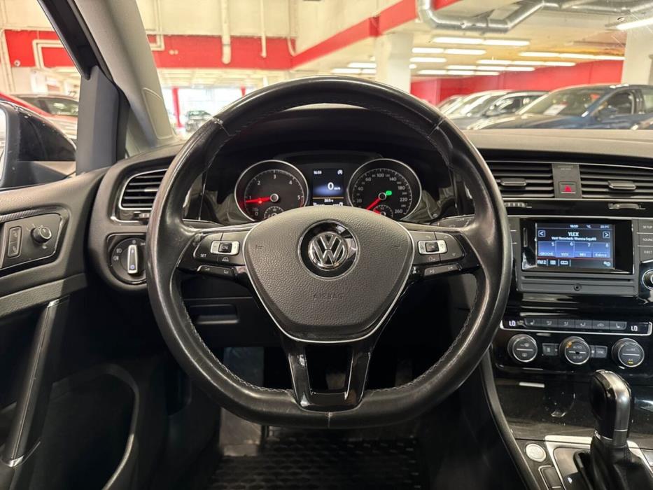 VOLKSWAGEN Golf 2013