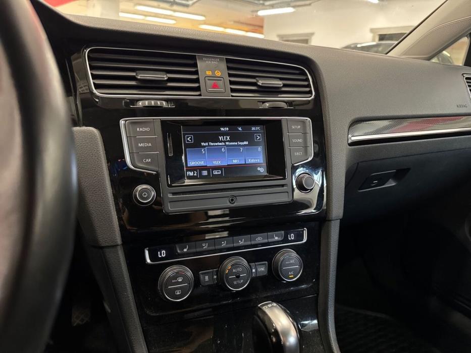 VOLKSWAGEN Golf 2013