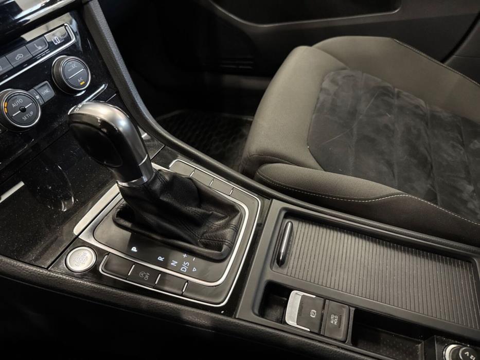 VOLKSWAGEN Golf 2013