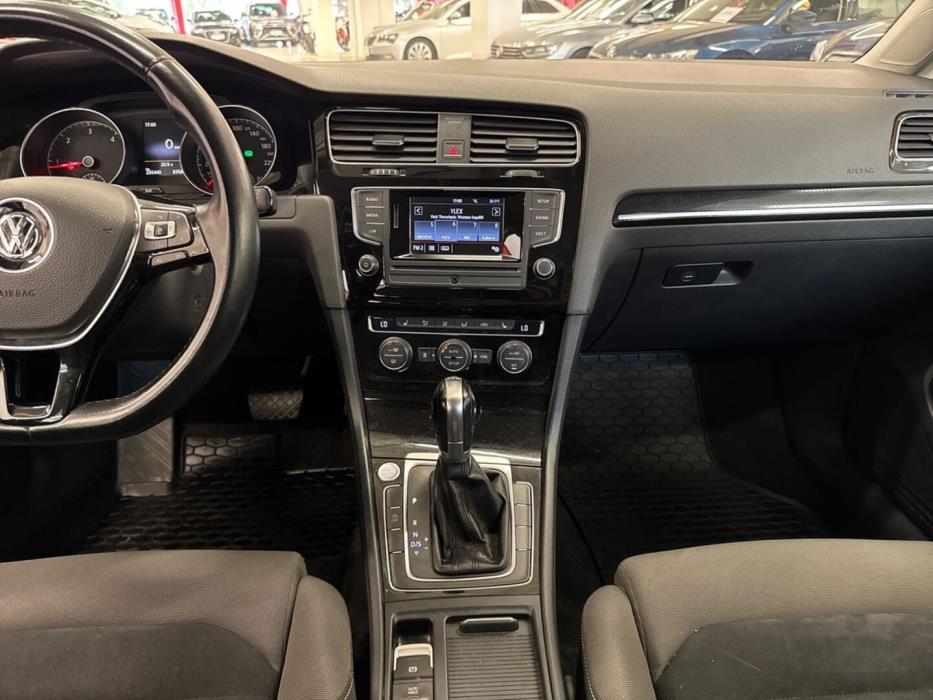 VOLKSWAGEN Golf 2013