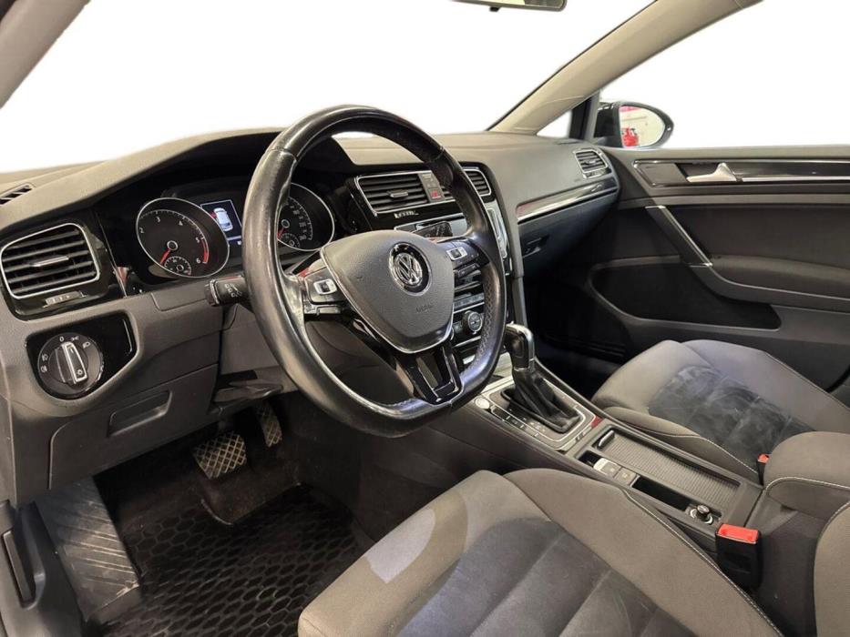 VOLKSWAGEN Golf 2013